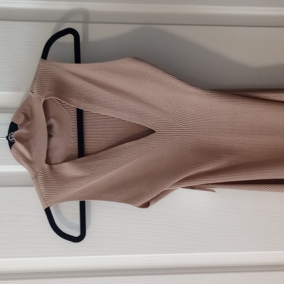 ANTHROPOLOGIE - Picture 5 of 9